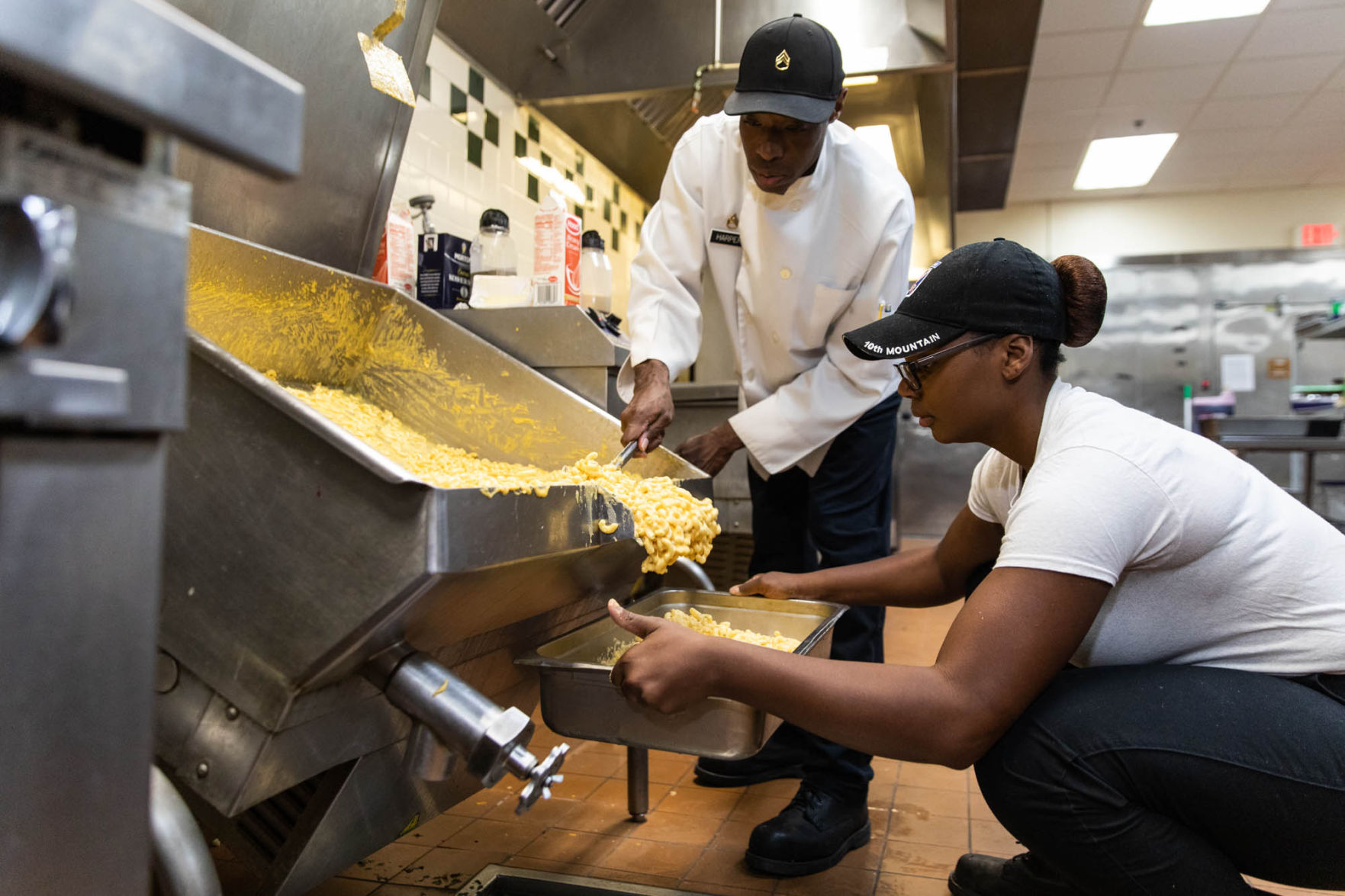 Drum serves annual Thanksgiving meal